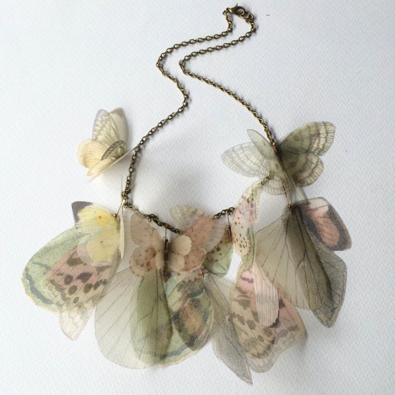 Schmetterling Und Flügel Halskette in Pastell Rosa, Grün, Gelb Seidenorganza, Statement Halskette, Organza Schmetterling Und Flügel Halskette in Pastell Rosa, Grün, Gelb Seidenorganza, Statement Halskette, Organza von TheButterfliesShop