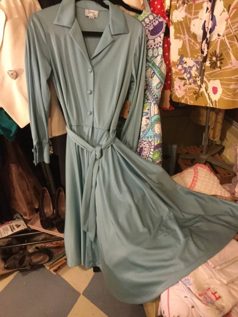 Blaues Schwingendes 70Er Jahre Ployester Kleid von TheCabbageRoseMD