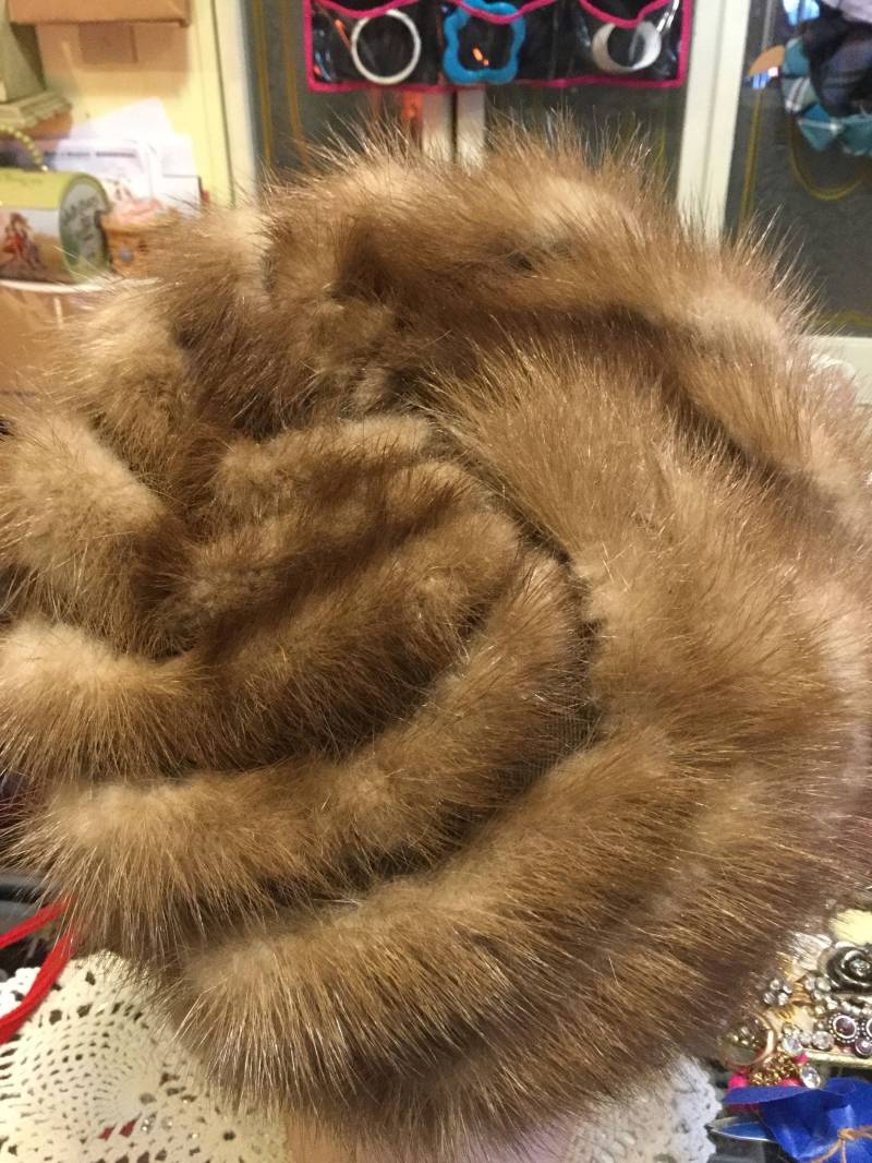 Mink Best & Co Hut von TheCabbageRoseMD