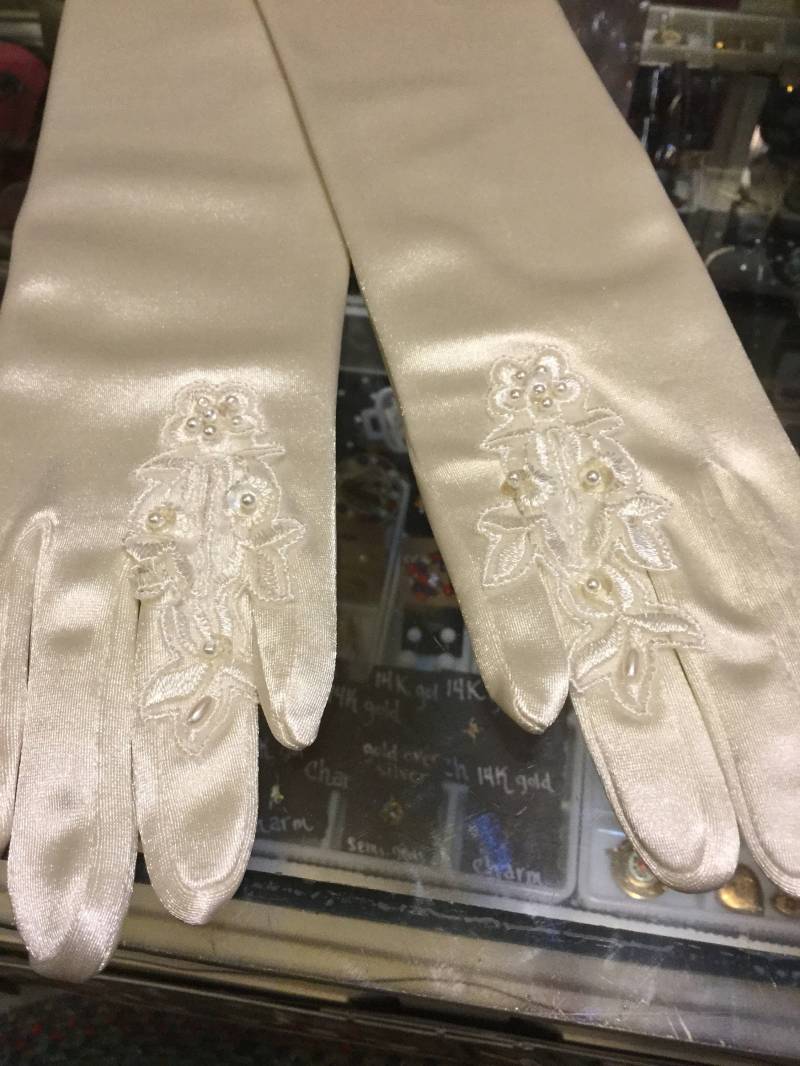 Satin Braut - Oder Abendhandschuhe von TheCabbageRoseMD