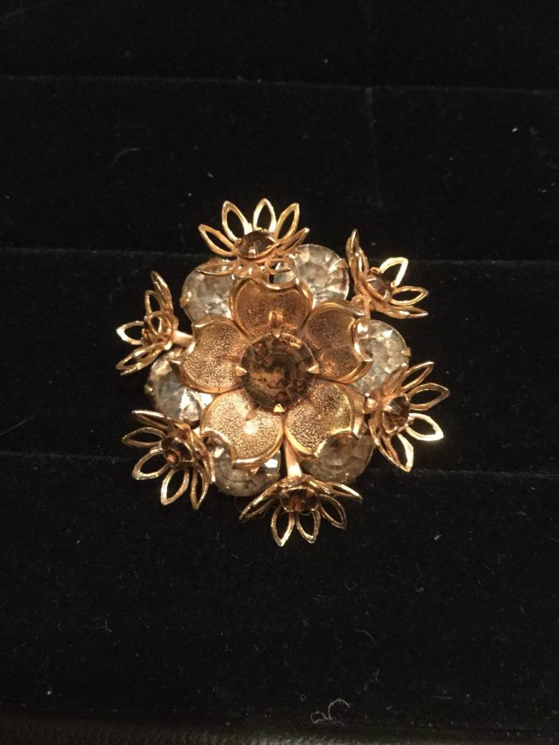 Schöne Strass Blume Pin von TheCabbageRoseMD