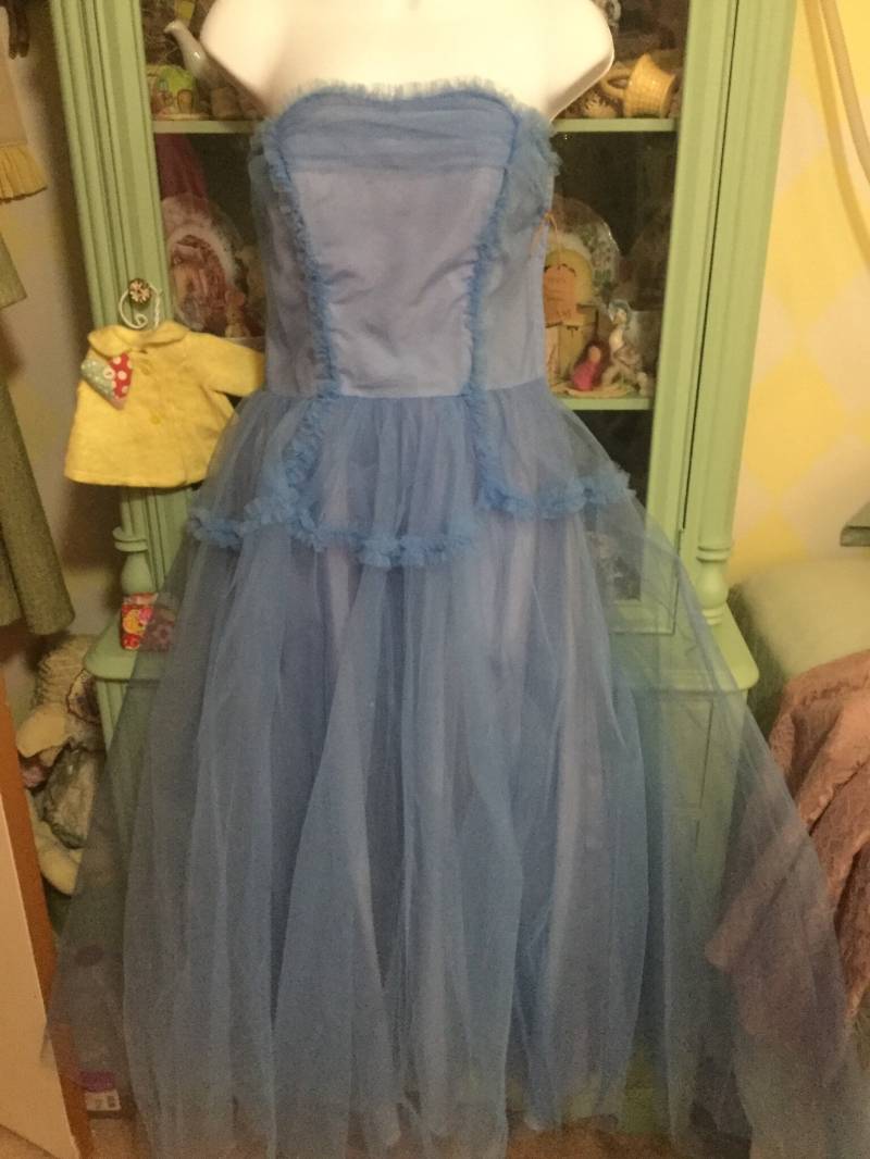 Vintage Blaues Abendkleid von TheCabbageRoseMD