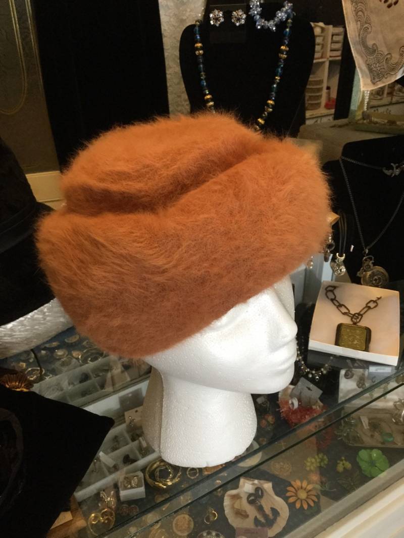 Vintage Kangol Hut in Der Farbe Kürbis. Dies Ist Eine Wollen Pelzmütze. Kangols Wurden Von Vielen Berühmten Leuten Getragen, Darunter Auch von TheCabbageRoseMD