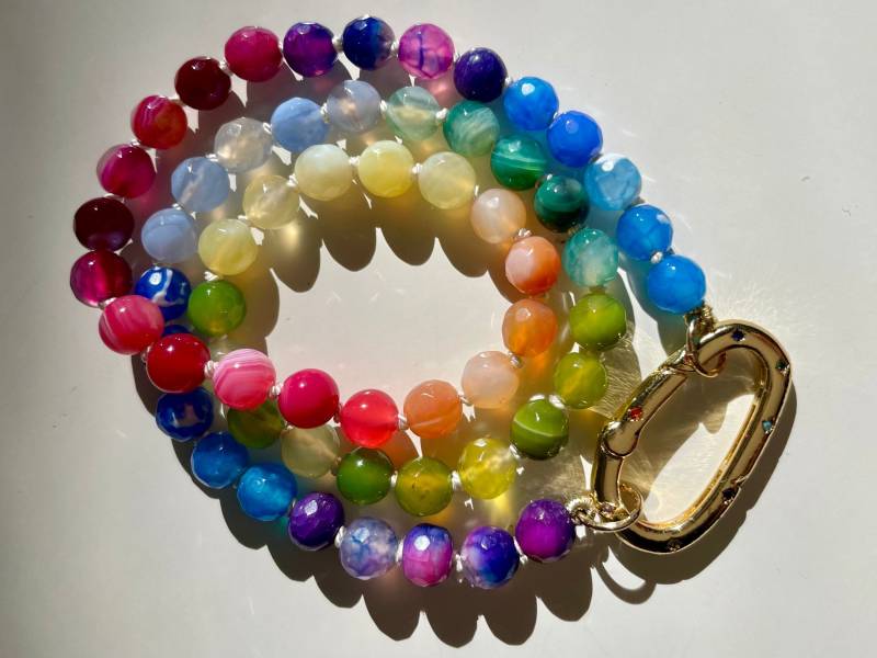 Yo, Tie Dye Girl - Handgeknüpfte Ombré Regenbogen Achat Edelstein Halskette von TheCandyLace