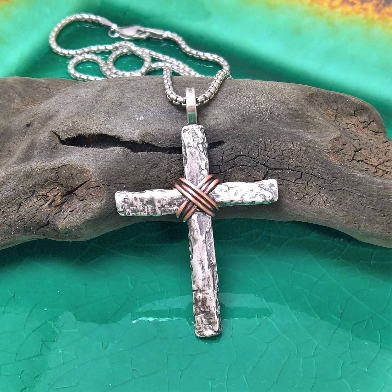 Herren Sterling Silber Kreuz Halskette Rustikale Baumrinde Design Mit Center Wire Wrap Herren Sterling Silber Kreuz Halskette Rustikale Baumrinde Design Mit Center Wire Wrap von TheCaptiveHeart
