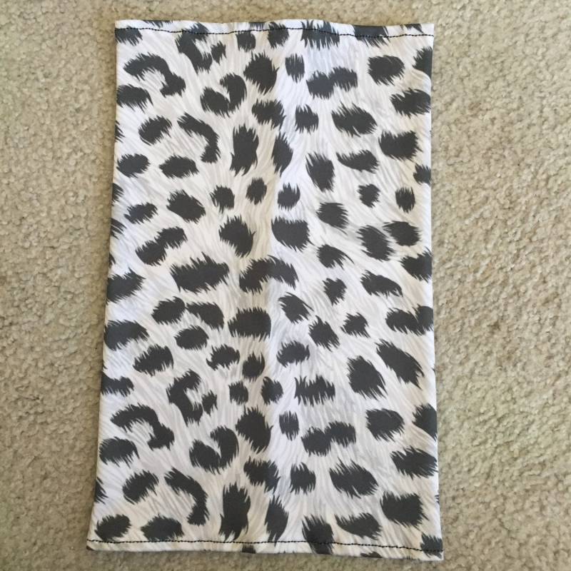 Weißer Leopard-Kragen-Hülse Weißer Leopard-Kragen-Hülse von TheCarolineDesign