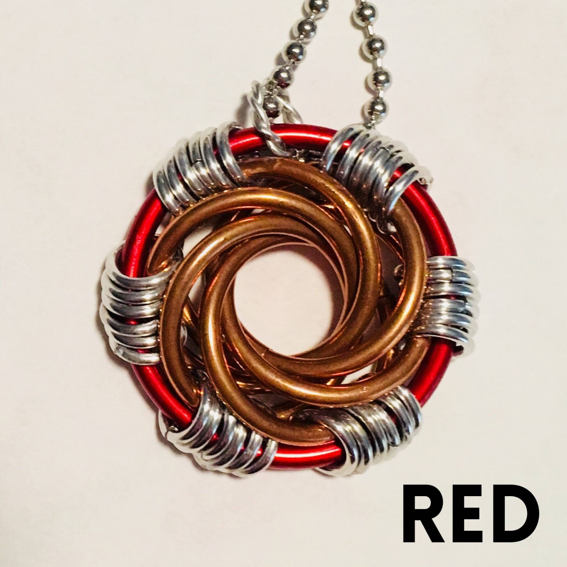 Rot & Kupfer Maillestrom Medaillon Rot & Kupfer Maillestrom Medaillon von TheChainmailleDragon