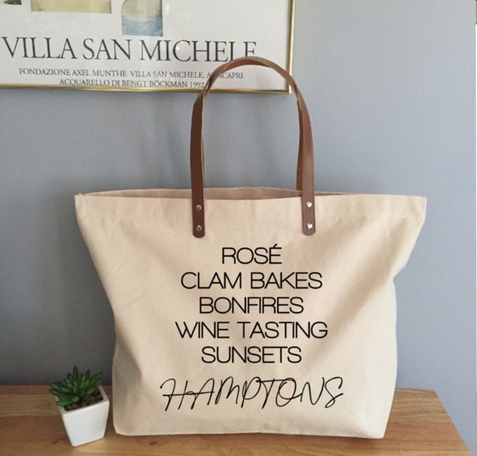 Hamptons Girls Weekend Bachelorette Geschenktasche Mit Ledergriffen, Mädchen Reise Nach Tote Bag von TheChampagneSocial