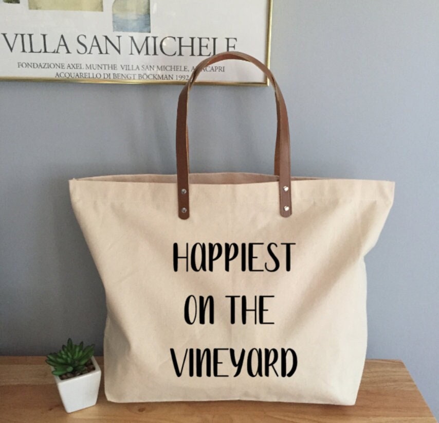 Happies On The Vineyard Große Canvas-Einkaufstasche Mit Ledergriffen, Martha's Weekender-Einkaufstasche Happies On The Vineyard Große Canvas-Einkaufstasche Mit Ledergriffen, Martha's Weekender-Einkaufstasche von TheChampagneSocial