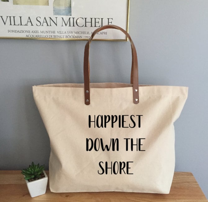 Happiest Down The Shore Große Canvas Tragetasche Mit Ledergriffen, Jersey Weekender Happiest Down The Shore Große Canvas Tragetasche Mit Ledergriffen, Jersey Weekender von TheChampagneSocial