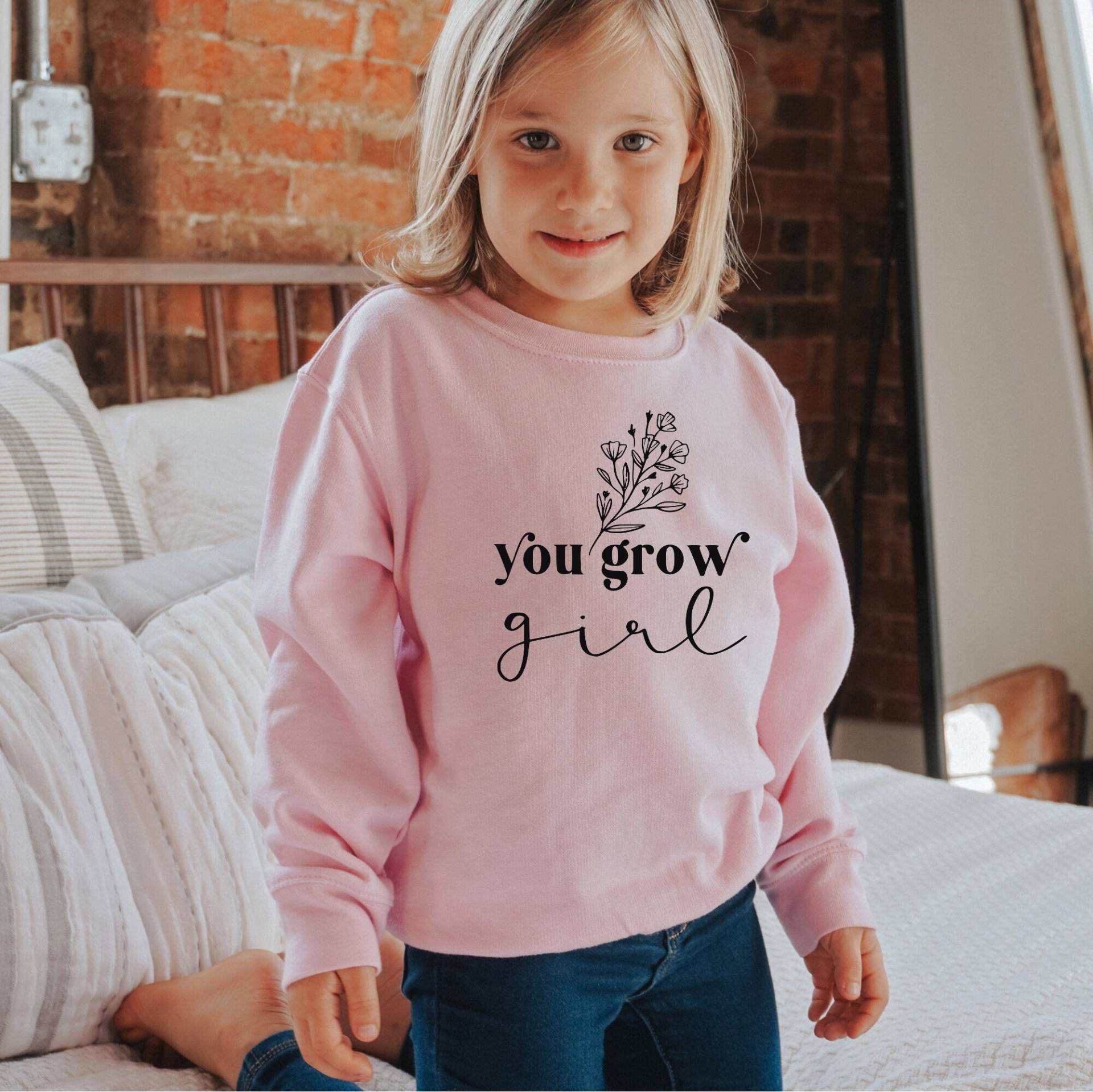 Sie Wachsen Mädchen Kleine Sweatshirt, Kleinkind Pullover, Blumen Shirt, Inspirierende Shirts Für Mädchen von TheChelleShoppe
