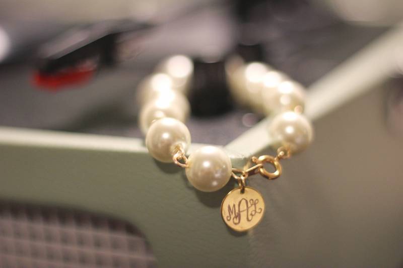 Monogramm Perlenarmband Geschenk Monogramm Perlenarmband Geschenk von TheChelseaCollect