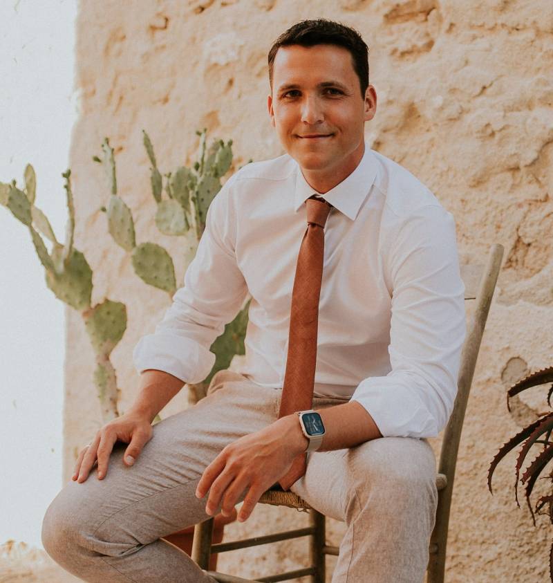 Goldbraune Krawatte, Karamell-Krawatte, Handgemachte Krawatten, Boho-stoff-Taschenquadrat, Anstecknadel, Holzknopf von TheCiaoBelloTies