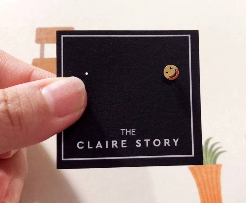 14K Gold Smile Pin Tragus/Helix/Conch Piercing von TheClaireStory