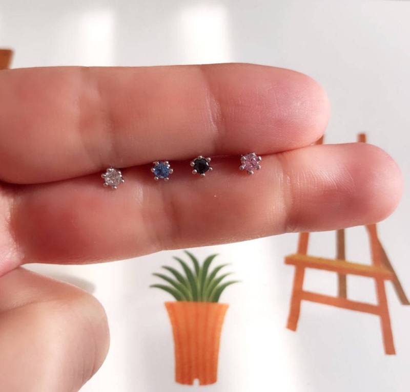 Kleines Rundes Stern-Piercing Chirurgenstahl Tragus Ohrring von TheClaireStory