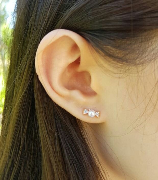 Perlenband Ohrstecker Sterling Silber Pin, Minimalist Style von TheClaireStory