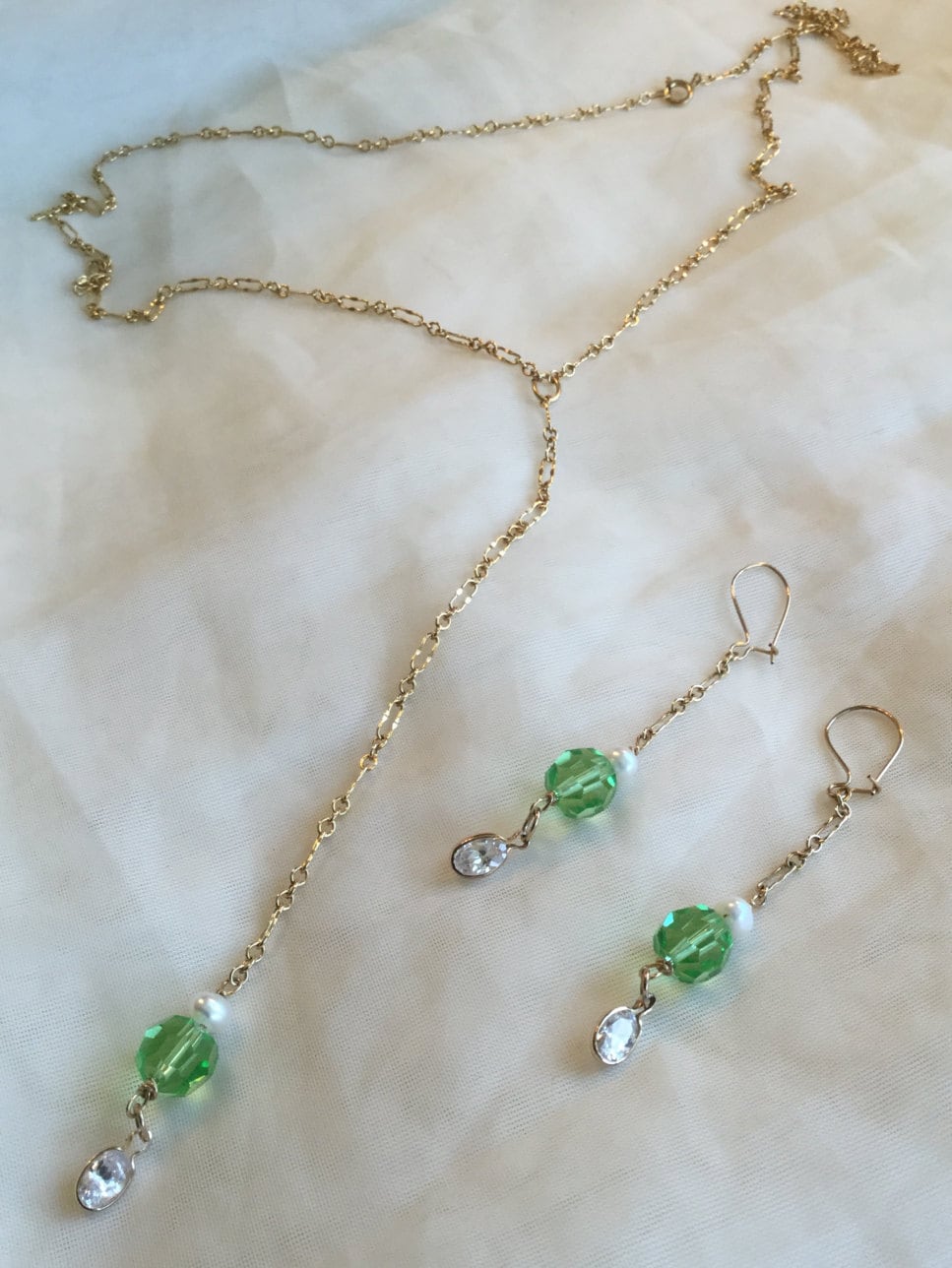 August Geburtsstein Lariat Halskette Set, Peridot, Baumelnde Ohrringe, Grüne Schmuck, Peridot Y von TheClassyClothesPin