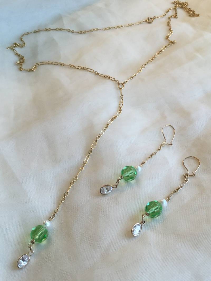 August Geburtsstein Lariat Halskette Set, Peridot, Baumelnde Ohrringe, Grüne Schmuck, Peridot Y von TheClassyClothesPin