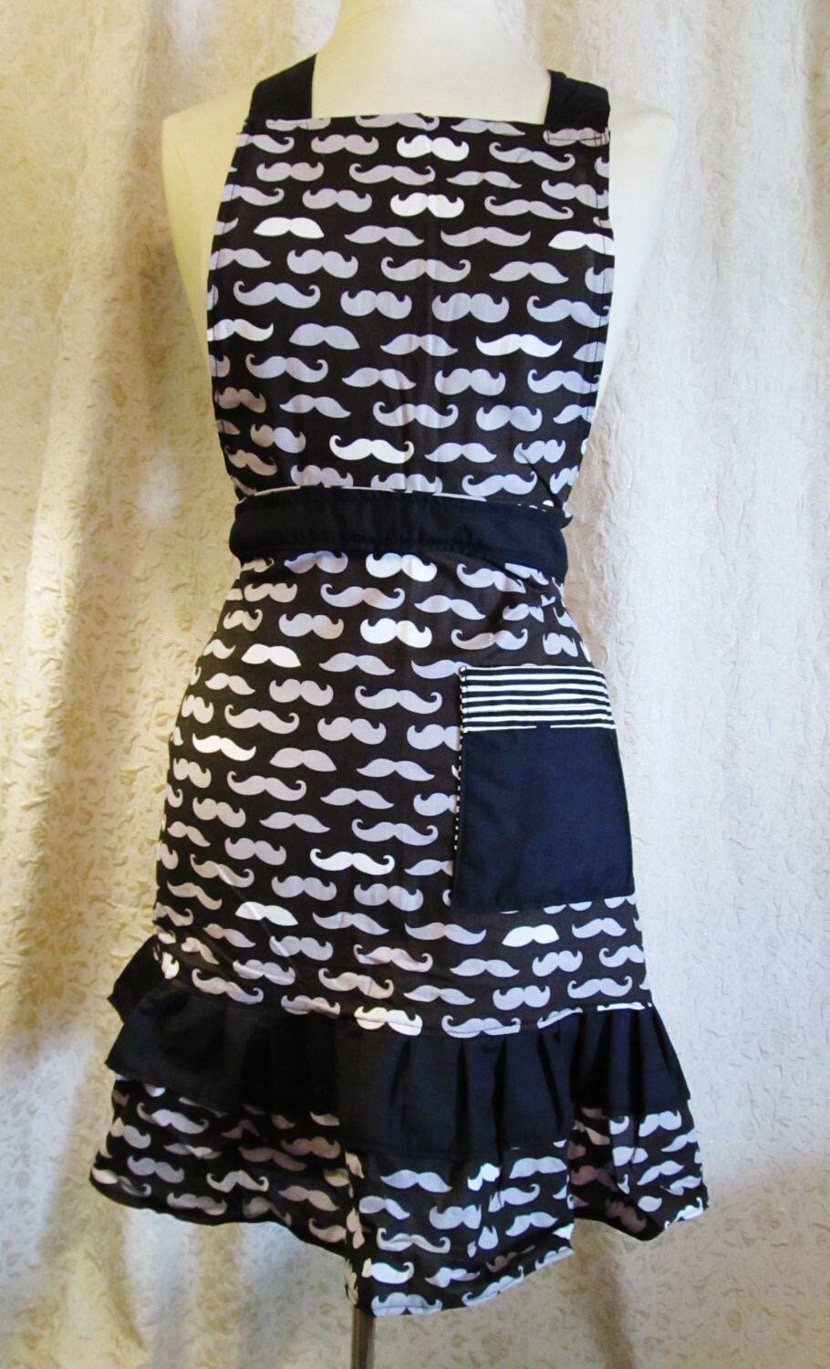 Ooak Extravagante Doppel-Rüschen-Schnurrbart-Schürze Mit Tasche von TheClockworkSphinx