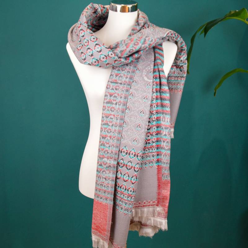 Tibet Schal Aus Baumwollmix, Wandbar, Decke, Xxl-Schal, Meditationstuch, Grau, Nr. 904 von TheCocoonBoutique