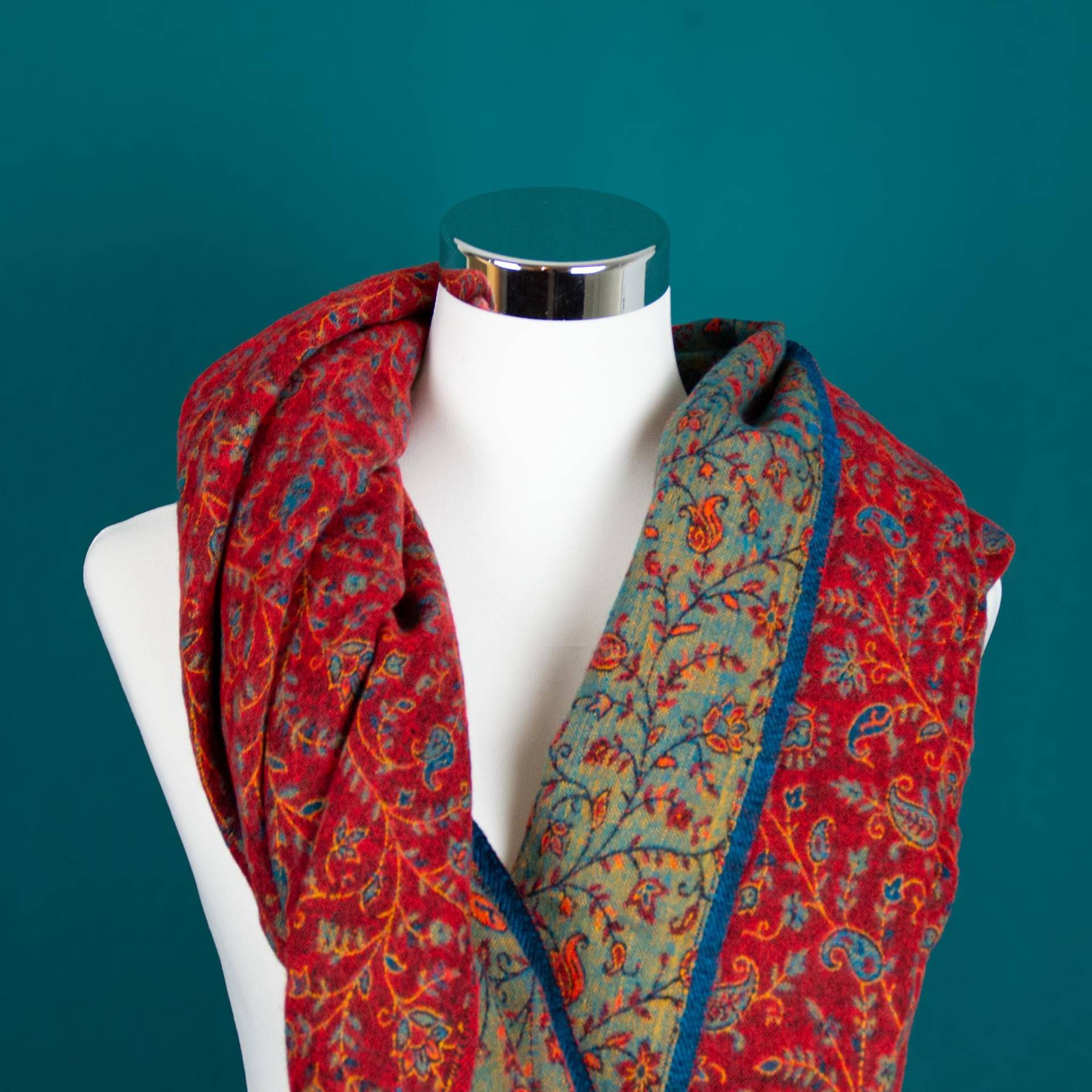 Tibet Schal Aus Yakwollemix in Feinem Floralen Muster, Orangerot-Blau, Nr. 67 von TheCocoonBoutique