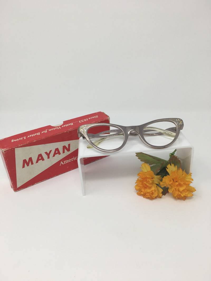 Vintage 50Er Jahre Mayan Retro Catseye Brillenfassungen - Rosefarbene Eyeware Aus Geätztem Aluminium Vintage 50Er Jahre Mayan Retro Catseye Brillenfassungen - Rosefarbene Eyeware Aus Geätztem Aluminium von TheCollectologists