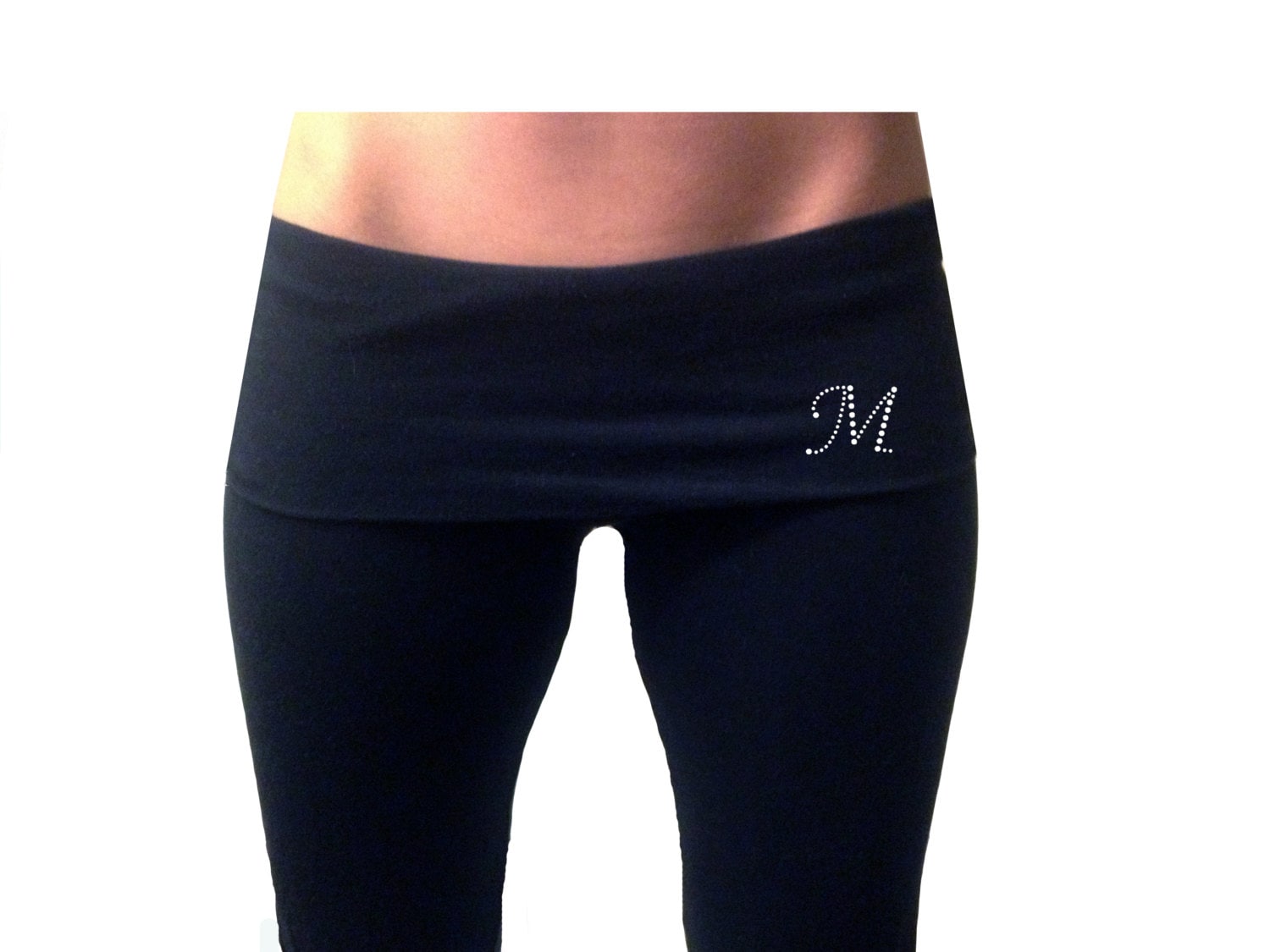 Schwarze Fold Over Yoga Hose Mit Monogramm Initial. Monogrammierte Yogahose. Brautjungfern Geschenk. Ehrmädchen Matrone Der Ehre von TheComfortBride