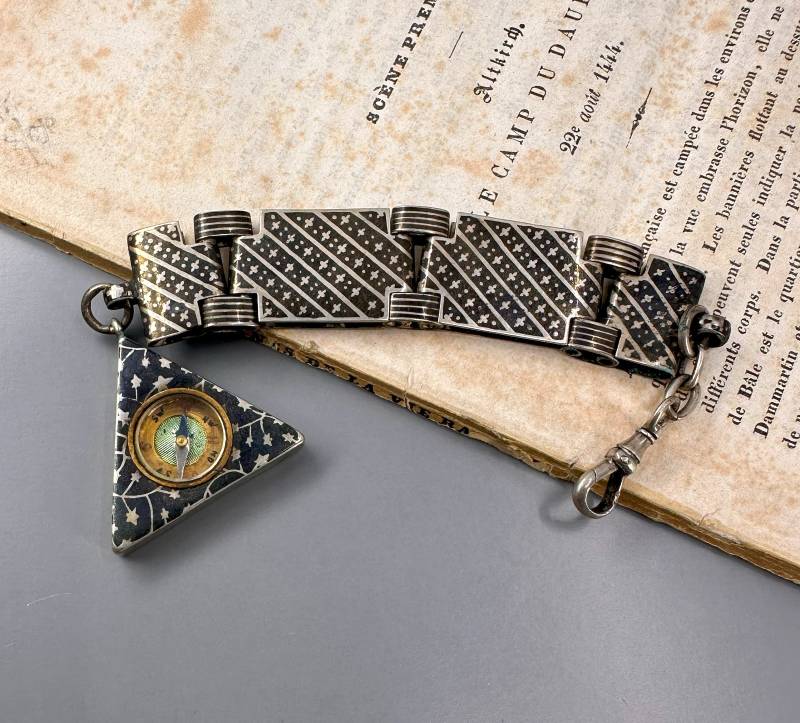 Vintage Niello Silber Kompass Kette Deutscher Anhänger von TheCompassCollector