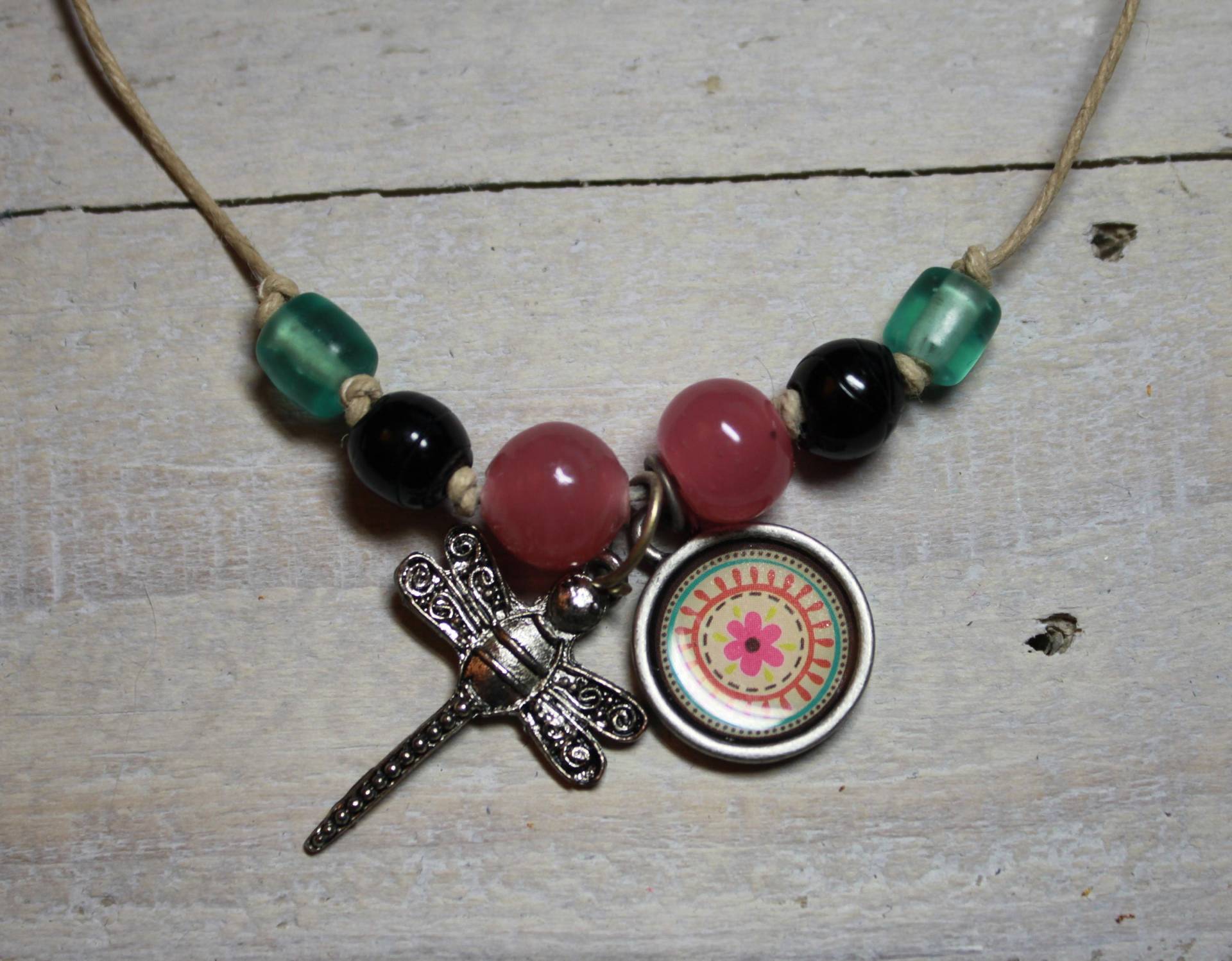 Libelle Halskette/Boho Style /Libelle Schmuck/Geschenk Anhänger Halskette Perlen Libelle Halskette/Boho Style /Libelle Schmuck/Geschenk Anhänger Halskette Perlen von TheConcreteRabbit