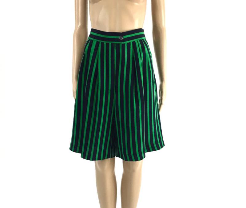 Jahrgang Grün Und Schwarz Gestreiften Shorts, Größe Medium von TheConservatore