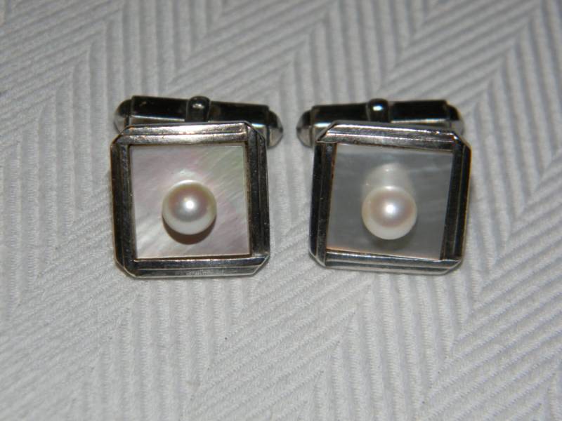 Mid-Century Modernist Sterling Silber Auf Perlmutt Mit Einem Kultivierten Zentrum Perle Manschettenknöpfe von TheConsummateImage