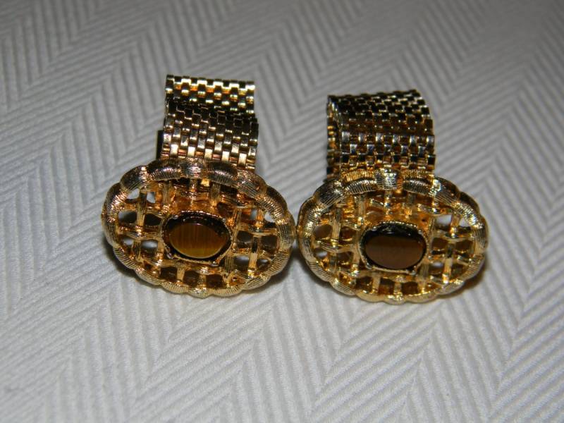 Vintage Tiger Auge Gold Ton Waffel Filigran Wickeln Eine Runde Manschettenknöpfe von TheConsummateImage