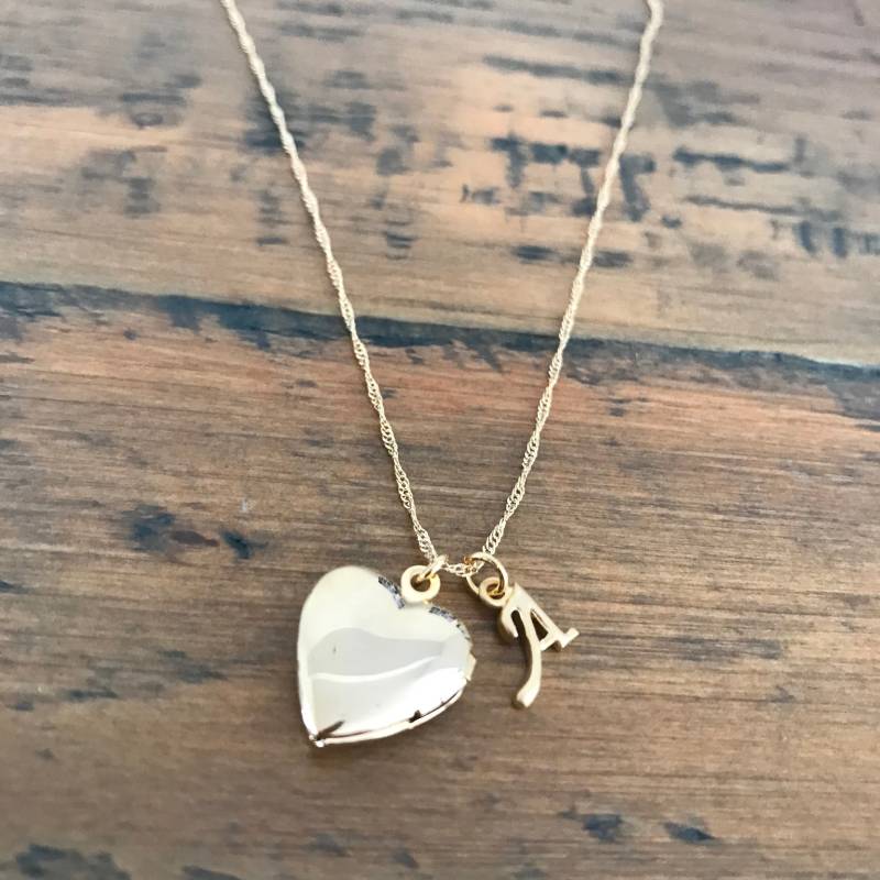 Gold Twisted Kette Herz Locket Halskette Mit Initial Gold Twisted Kette Herz Locket Halskette Mit Initial von TheCosmicChic