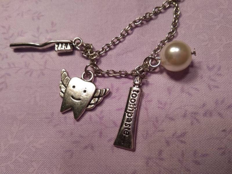 Tooth Fairy Anhänger Charm Halskette Tooth Fairy Anhänger Charm Halskette von TheCottageNZ