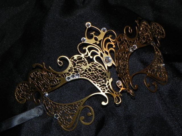 Flora Metallic Filigrane Karnevalsmaske Flora Metallic Filigrane Karnevalsmaske von TheCraftyChemist07