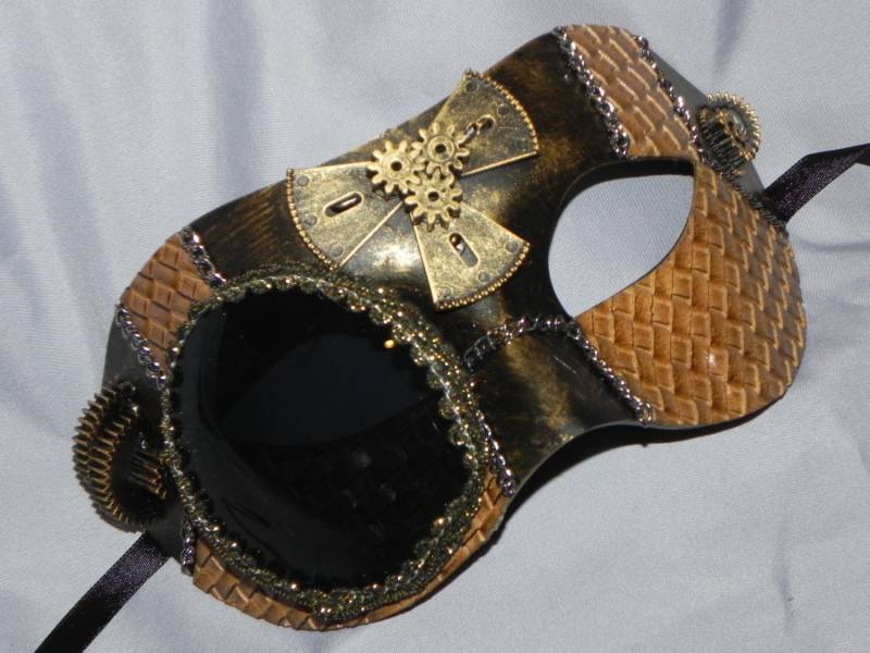 Gold Steampunk Maske Mit Kunstleder Details Gold Steampunk Maske Mit Kunstleder Details von TheCraftyChemist07
