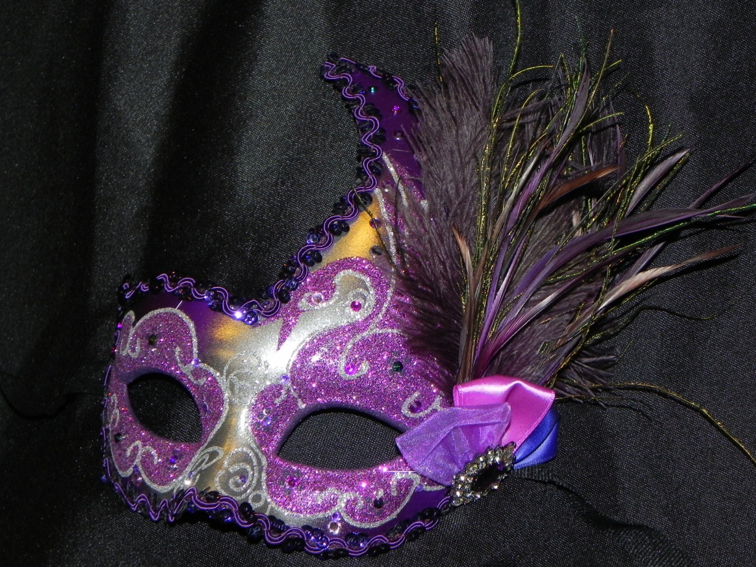 Halloween-Maske in Schattierungen Von Lila Und Silber - Luna-Maske Halloween-Maske in Schattierungen Von Lila Und Silber - Luna-Maske von TheCraftyChemist07