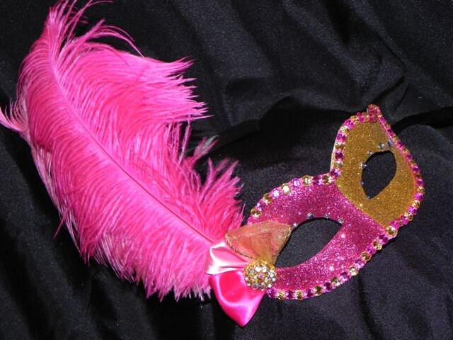 Karnevalsmaske in Schattierungen Von Rosa Und Gold Karnevalsmaske in Schattierungen Von Rosa Und Gold von TheCraftyChemist07