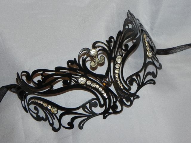 Unisex Metallic Filigrane Maskenmaske Unisex Metallic Filigrane Maskenmaske von TheCraftyChemist07