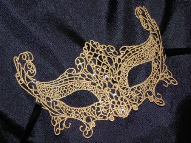 Weiche Spitze Karnevalsmaske - in Vielen Farben Erhältlich Weiche Spitze Karnevalsmaske - in Vielen Farben Erhältlich von TheCraftyChemist07