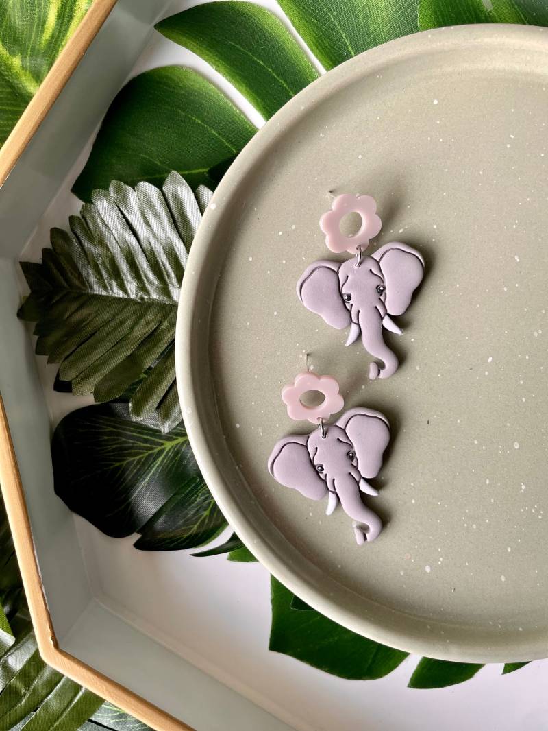 Elefant Ohrringe, Baumeln, Zoo Tier Sommer Ohrringe Hypoallergenen Ton Geschenke Für Sie, Ausflug in Den Zoo, Blumen Ohrstecker von TheCraftyDramatic