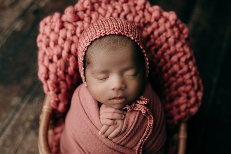 Baby Mütze, Rosa Koralle Newborn Strickmütze, Photo Prop Mütze von TheCraftyEuropean