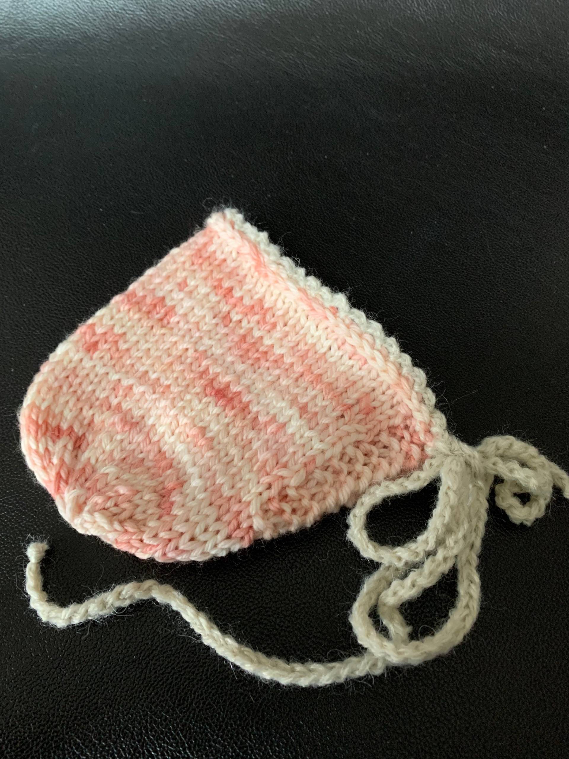 Pfirsich Creme Neugeborenen Mütze Foto Requisite Strickmütze Baby von TheCraftyEuropean