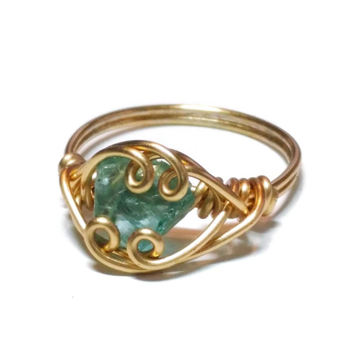 Drahtringe, Rohstein Ringe, Blauer Apatit Ring, Roh Ring, Neon Blau Apatit, Magalche Apatit, Draht Gewickelt Ringe, Kristall Ringe von TheCreationCoop