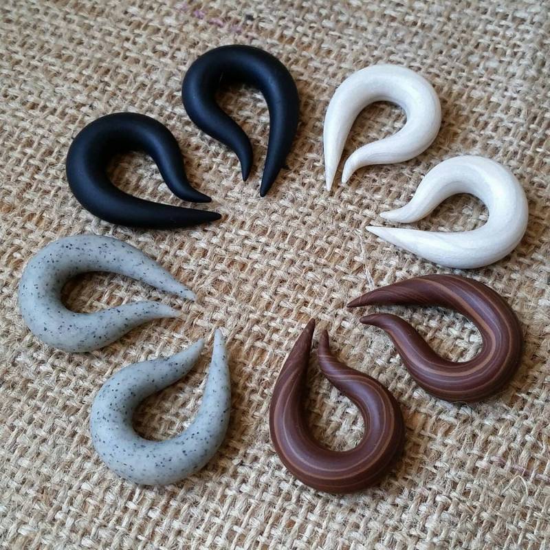 Kleine Haken-Plugs // Bogo -Kaufe 3 Und Erhalte 1 Gratis - 4 Paare Wähle Deine Farben Kleine Haken-Plugs // Bogo -Kaufe 3 Und Erhalte 1 Gratis - 4 Paare Wähle Deine Farben von TheCreatorsCreations
