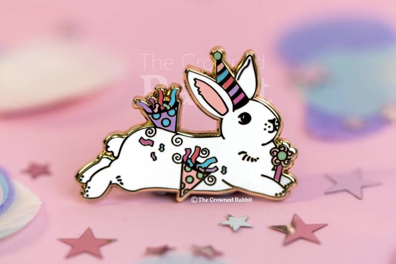 Party Hase Hard Enamel Pin Gold Glänzendes Kaninchen Geschenk Party Hase Hard Enamel Pin Gold Glänzendes Kaninchen Geschenk von TheCrownedRabbit