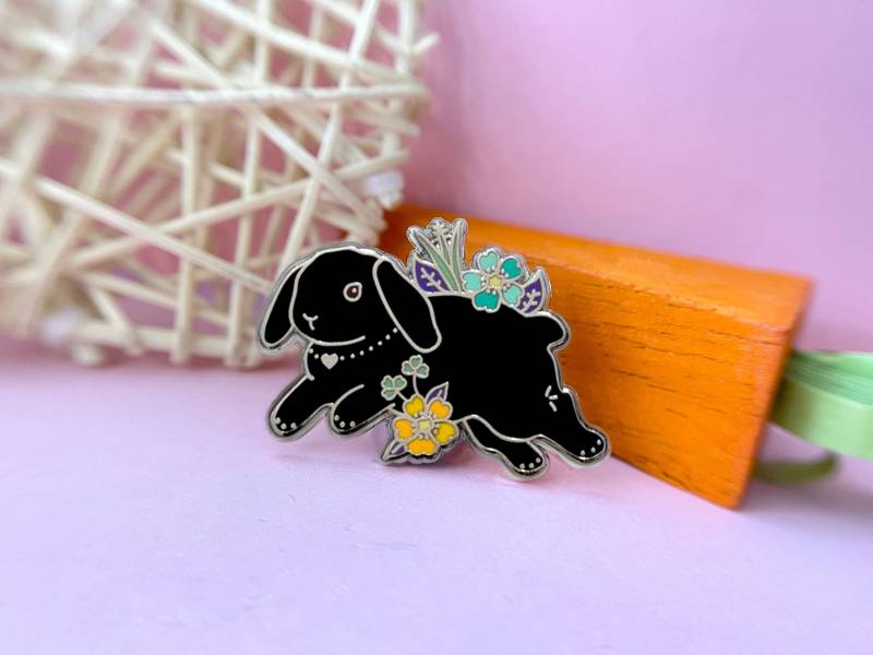 Black Lop Bunny Emaille Pin Kaninchen Pin, Haustier Geschenk Black Lop Bunny Emaille Pin Kaninchen Pin, Haustier Geschenk von TheCrownedRabbit