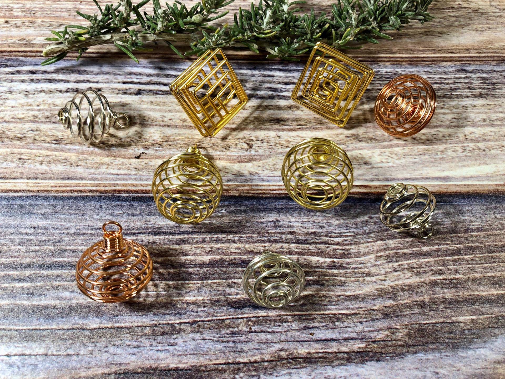 Spiralkäfig Anhänger Spiralkäfig Anhänger von TheCrystalEmpress