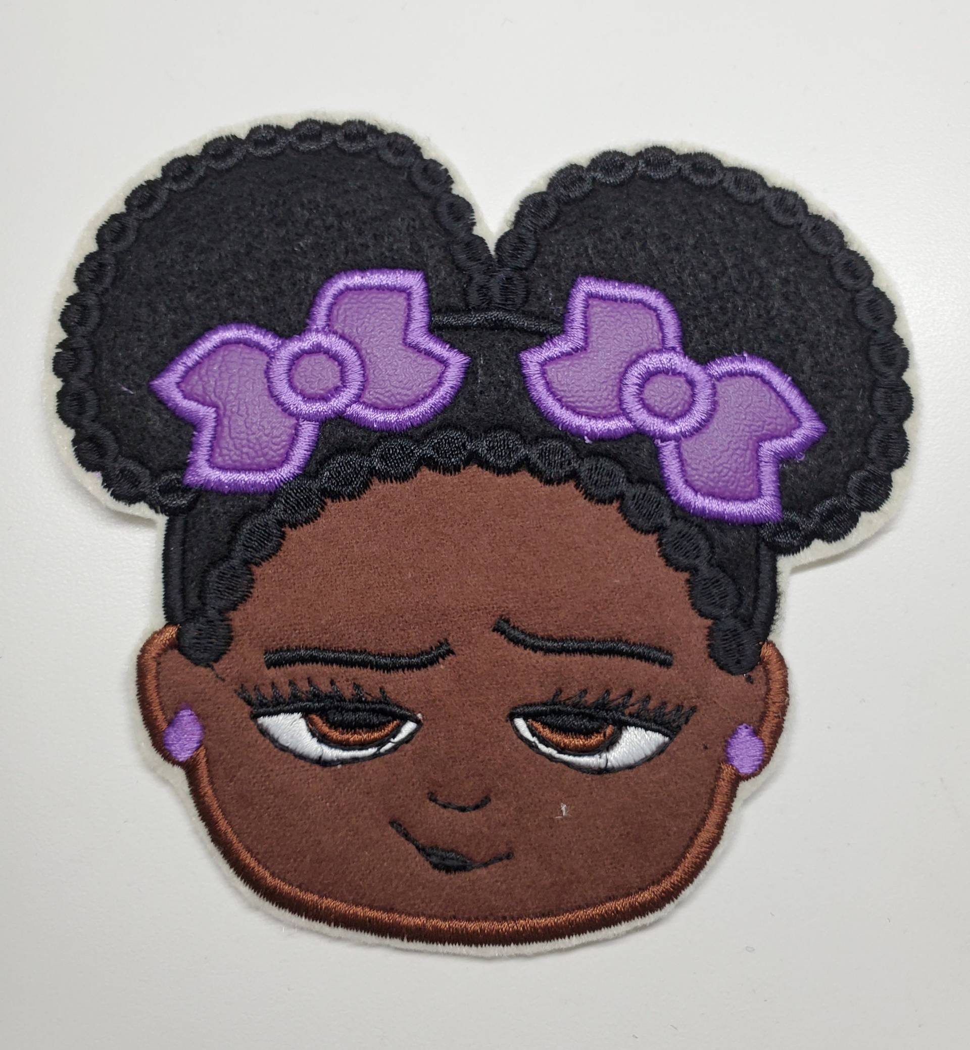 Afro Puffs Bestickter Aufnäher - Little Girl Patch Bossy African American Black Aufbügler von TheCuttingCafeShop