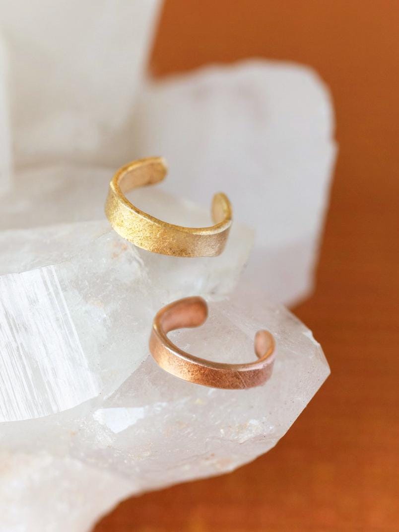 Gehämmerte Kupfer Oder Messing Ohrmanschette | Kein Piercing Faux Conch Schmuck Gehämmerte Kupfer Oder Messing Ohrmanschette | Kein Piercing Faux Conch Schmuck von TheCyprusCabinet